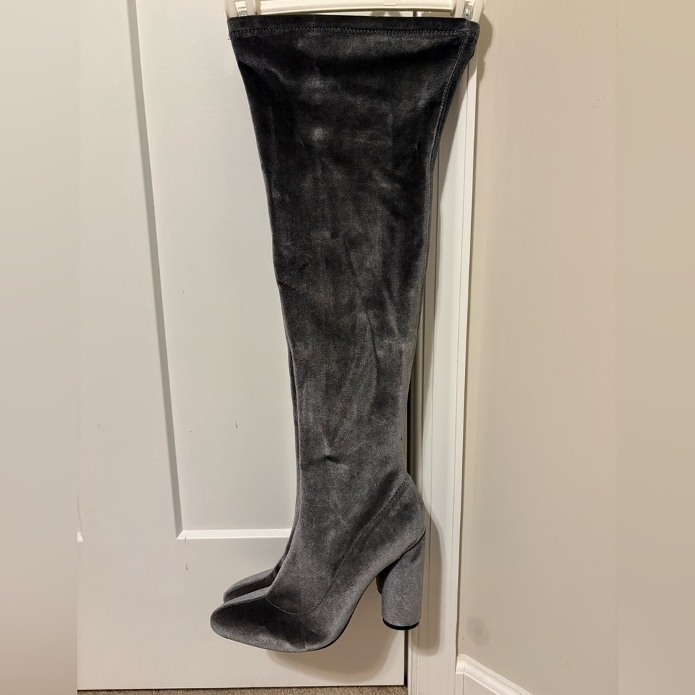 Chic Over-the-Knee Gray Boots